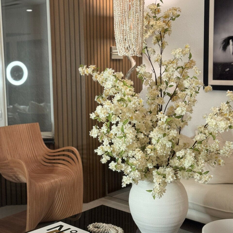 Jarrón Konos con flores de cerezo